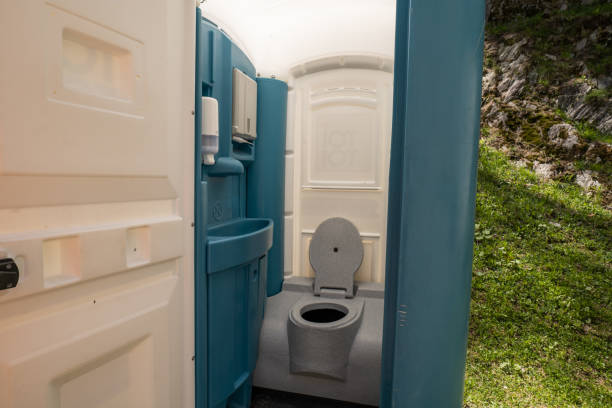 Portable Toilet Options We Offer in Brooksville, FL